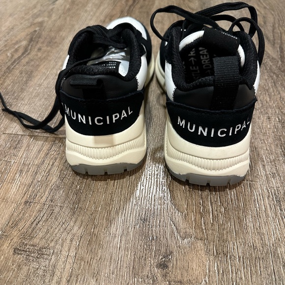 Women's Municipal Black and White Athletic Shoes - Picture 3 of 7